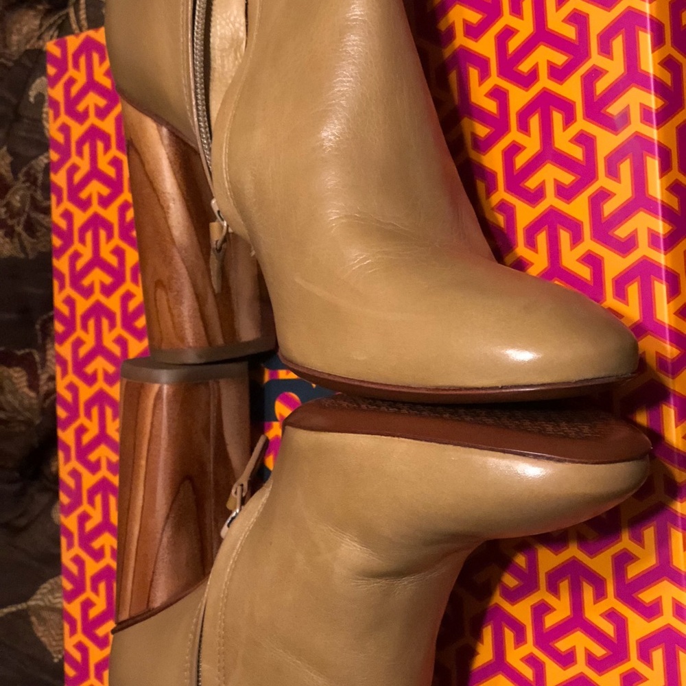 🎀HP🎀Tory Burch Raya booties  NWT